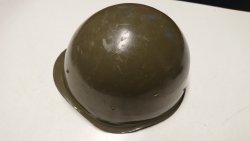 Militärhjälm