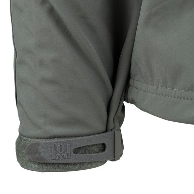 Zoom bild av Wolf Grey taktisk softshelljacka 